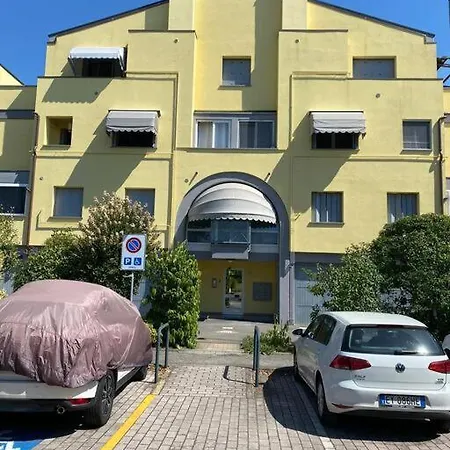 Lamborghini - Terrace And Free Wi-fi Apartment *